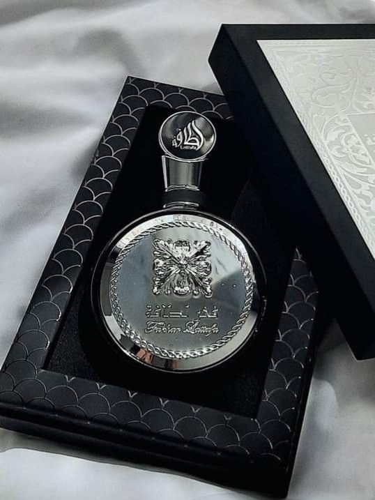 Lattafa Fakhar Perfume - Exquisite Fragrance for Confident Individuals